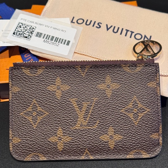 Brand NEW Louis Vuitton Vivienne Monogram Romy Coin Cardholder, M82852 - Picture 2 of 5